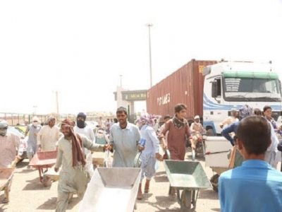 معبر کوله‌بری میرجاوه بازگشایی شد