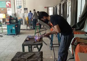 آموزش حدود ۱۰۰ نفر در مناطق حاشیه شهرهای زاهدان و زابل برای ورود به بازار کار 