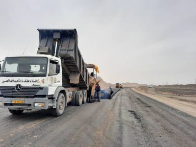 عملیات آسفالت ۱۰ کیلومتر از بزرگراه زاهدان- بم آغاز شد