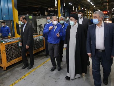 دستور رئیسی در بازدید سرزده از ایران‌خودرو: خودروهای دپو شده را ترخیص کنید