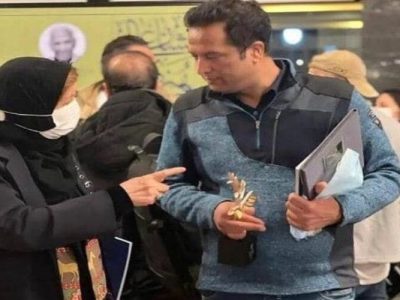 صادق سوری جایزه بهترین فیلمبرداری را در جشنواره بینالمللی پنج قاره ونزوئلا کسب کرد/ در جشنواره هنرهای تجسمی فجر تندیس طوبای زرین بخش سرامیک به محمد رضا رونده هنرمند سیستان وبلوچستانی اهدا شد