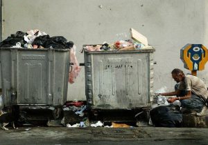 در شهر زاهدان مافیای زباله تسلط کامل بر عرصه خدمات شهر دارد