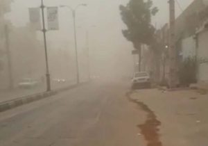 طوفان گرد و غبار ۳۵۵ نفر را در منطقه سیستان راهی بیمارستان کرد