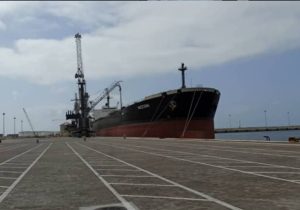 خط کشتیرانی مستقیم چابهار به هند راه اندازی شد/ راه آهن زاهدان به چابهار با ۶۲ درصد پیشرفت فیزیکی تا پایان سال ۱۴۰۲ تکمیل می شود