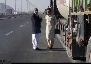 صف‌های طولانی دریافت سوخت در زاهدان؛ از تعطیلی جایگاه تا قاچاق