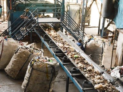 فعالیت کارخانه بازیافت زباله زاهدان‌ از سر گرفته شود