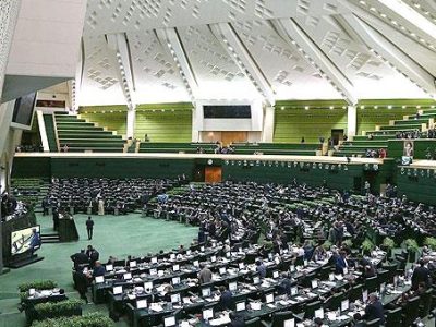 اگر ملاک قانون مصوب مجلس است پس چرا قانون مجلس درباره ارز رعایت نشد؟