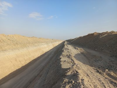 کانال حفر شده در تالاب هامون سابوری در محل تونل باد سیستان قرار گرفته است