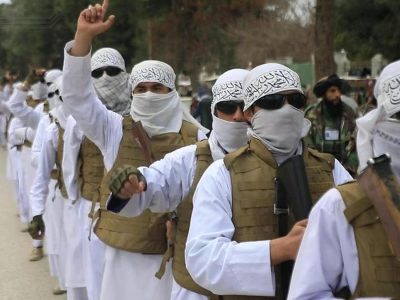 هنگام درگیری مرزی با ایران، طالبان صد‌ها بمب گذار انتحاری را به مرز فرستاده بود / این گروه آماده‌ی جنگ بود