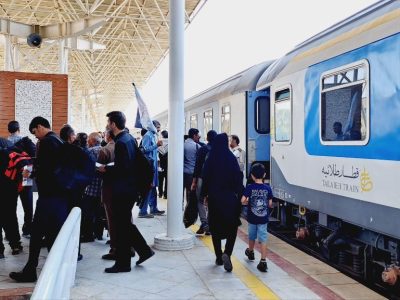 قطار زائران اربعین حسینی(ع) در زاهدان راهاندازی شد