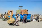 بازارچه مرزی «شاهگل» سیستان آغاز به کار کرد/ ورود اولین محموله کولبری از طریق این بازارچه