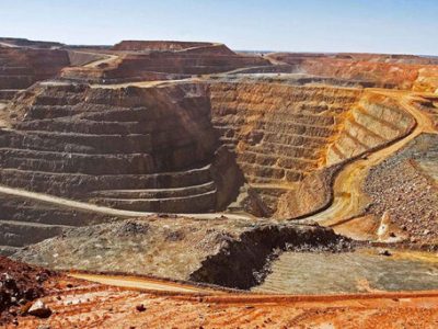 کارخانه فرآوری طلای تفتان در آینده نزدیک به بهره برداری خواهد رسید