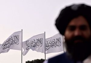 انتقاد تند روزنامه جمهوری اسلامی: طالبان گردن کلفتی می کند، دولت ایران امتیاز و باج می دهد/ چرا مسئولان در مقابل این گروه تروریستی تواضع می کند!