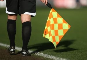 بازیکنان تیم فوتبال خاش در شهرستان زابل تیم داوری را کتک زدند