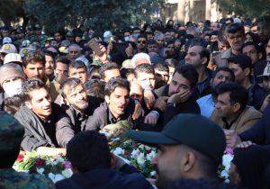 روایتی از حضور گرم مردم در تشییع شهدای حادثه تروریستی راسک