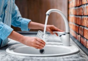 شهروندان زاهدانی مخزن ذخیره آب تهیه کنند