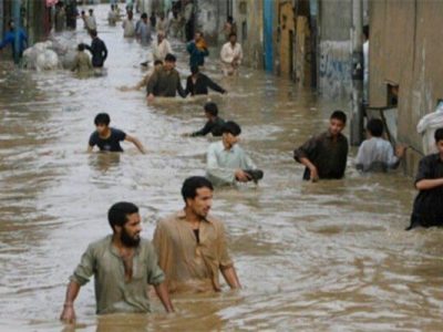 فوت یک شهروند در سیلاب بلوچستان / روند کمک رسانی مناطق سیل زده تا کنون کُند بوده/ نیاز به بالگردهای امدادی بسیار احساس می‌شود