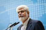 در دولت تخصصی وجود دارد که هر روز مردم را ناراضی کنند /آقای رئیس جمهور، زمان وعدههای گل و بلبل دادن تمام شده / سفره مردم متاسفانه خالیست