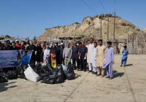 سواحل مَکُران از زرآباد تا گواتر پاک‌سازی شد  