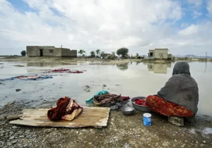 سیل‌زدگانِ مقروض