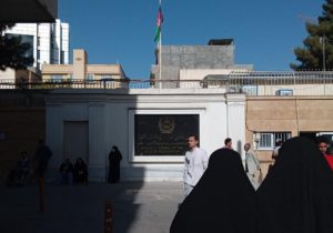 ادامه جنجال بر سر کنسولگری مشهد | وزارت خارجه طالبان: تعیین سرکنسول وظیفه دولت فرستنده است