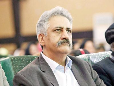 نویسندهای که غریبانه زیست