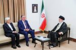لزوم همکاریهای بیشتر برای حفظ و گسترش زبان فارسی/ خط باستانی فارسی نیز در تاجیکستان ترویج شود