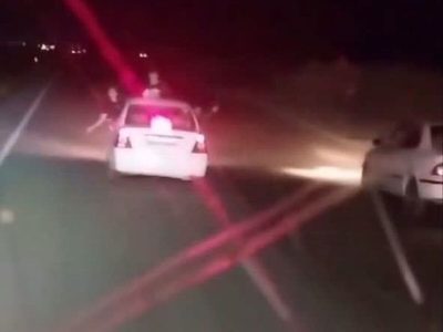 عاملان سنگ‌پرانی به اتوبوس کرمان‐بم بازداشت شدند 
