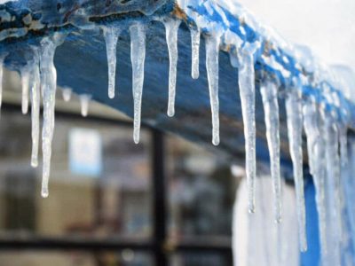 ادارات و مدارس سیستان و بلوچستان به خاطر کاهش دما تعطیل نشدند!