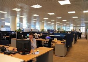 وزارت کشور: تا آخر تابستان همۀ اداره‌ها پنجشنبه‌ها تعطیل‌اند / ساعت کاری ادارات دولتی از شنبه؛ ۶ صبح الی ۱۳