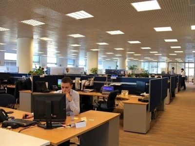 وزارت کشور: تا آخر تابستان همۀ اداره‌ها پنجشنبه‌ها تعطیل‌اند / ساعت کاری ادارات دولتی از شنبه؛ ۶ صبح الی ۱۳