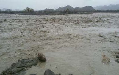 خسارت به ۱۰۸ اصله پایه شبکه توزیع برق سیستان و بلوچستان در پی وقوع طوفان و بارندگی شدید