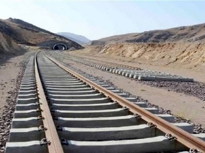 ریلگذاری ۵۰ کیلومتر از پروژه راهآهن چابهار- زاهدان طی یکماه